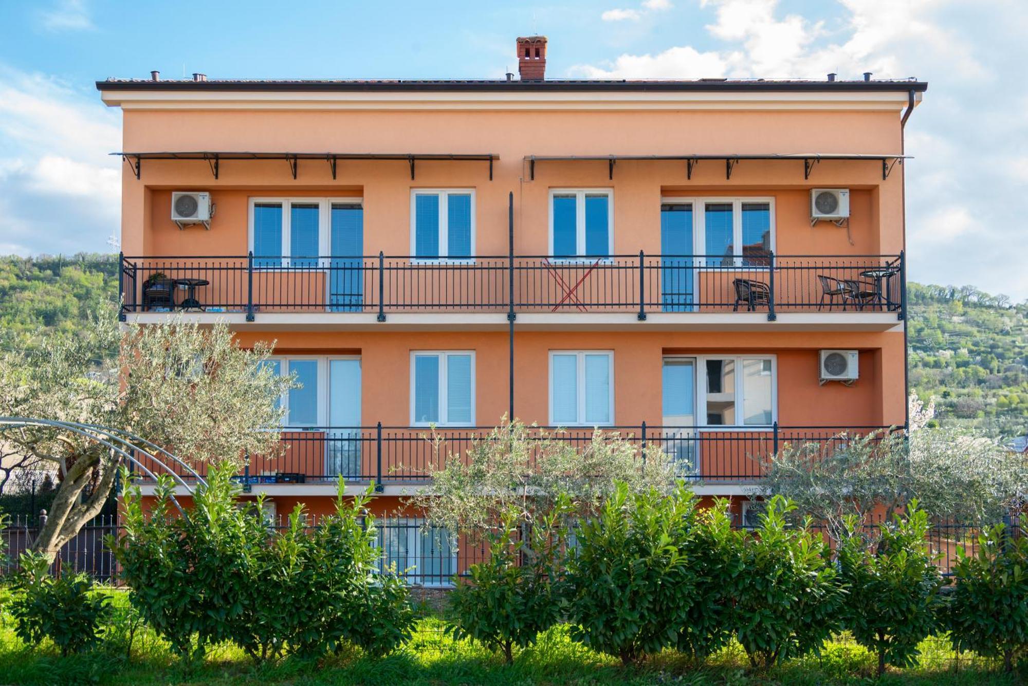 The Orange House Apartment Izola Exterior photo