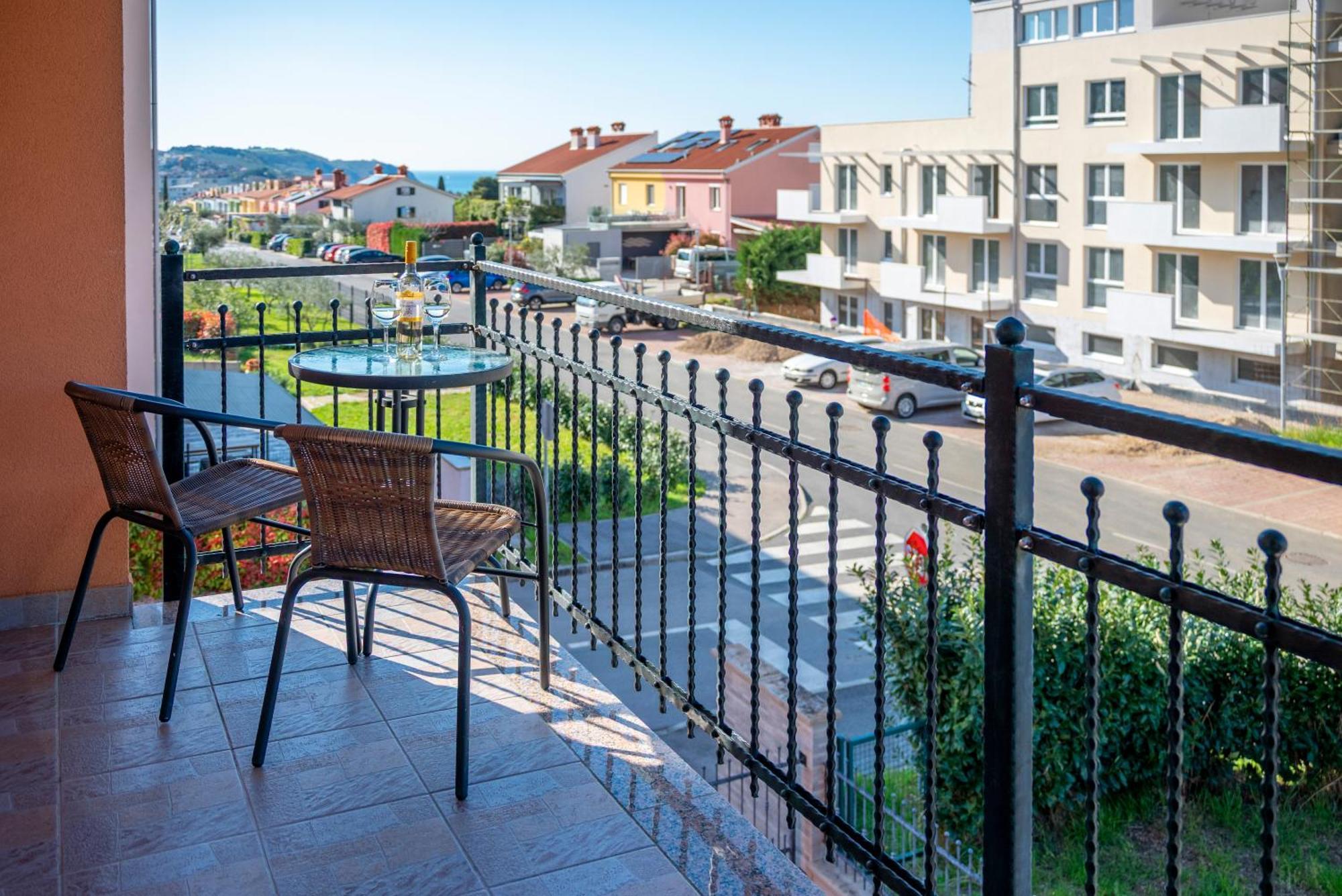 The Orange House Apartment Izola Exterior photo